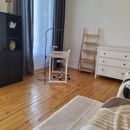 Homestay Grande A Saint-etienne Centre *